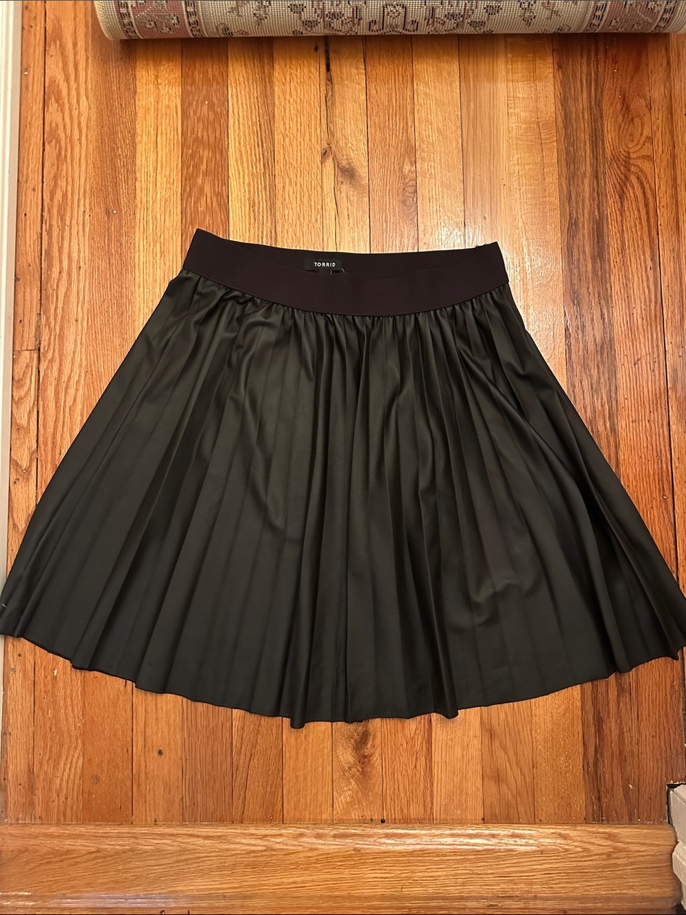 torrid Black Pleated Pleather Circle Skirt with Wide Elastic Waistband size M/L